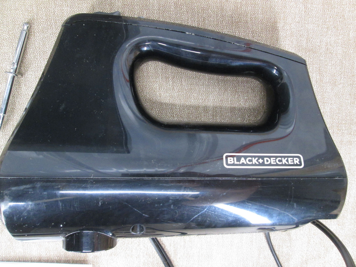 08263 - Black & Decker Hand Mixer