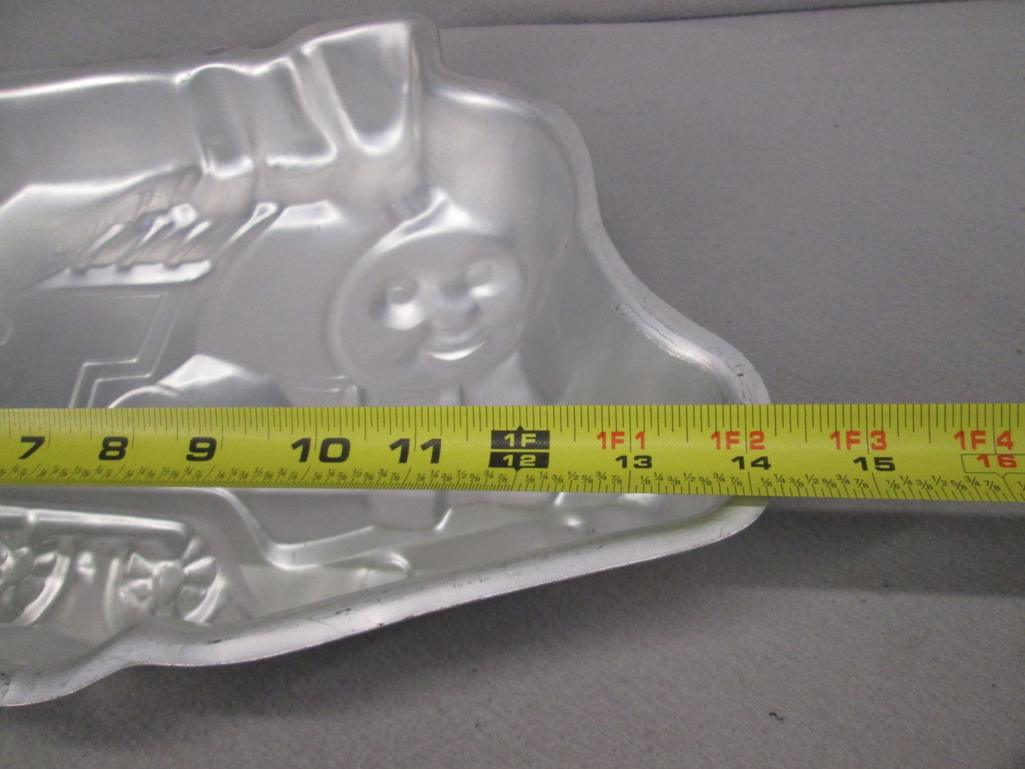 08265 - Wilton "Thomas the Train" Cake Pan