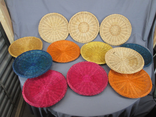 0131 - Group of Wicker Picnic Plate Holders
