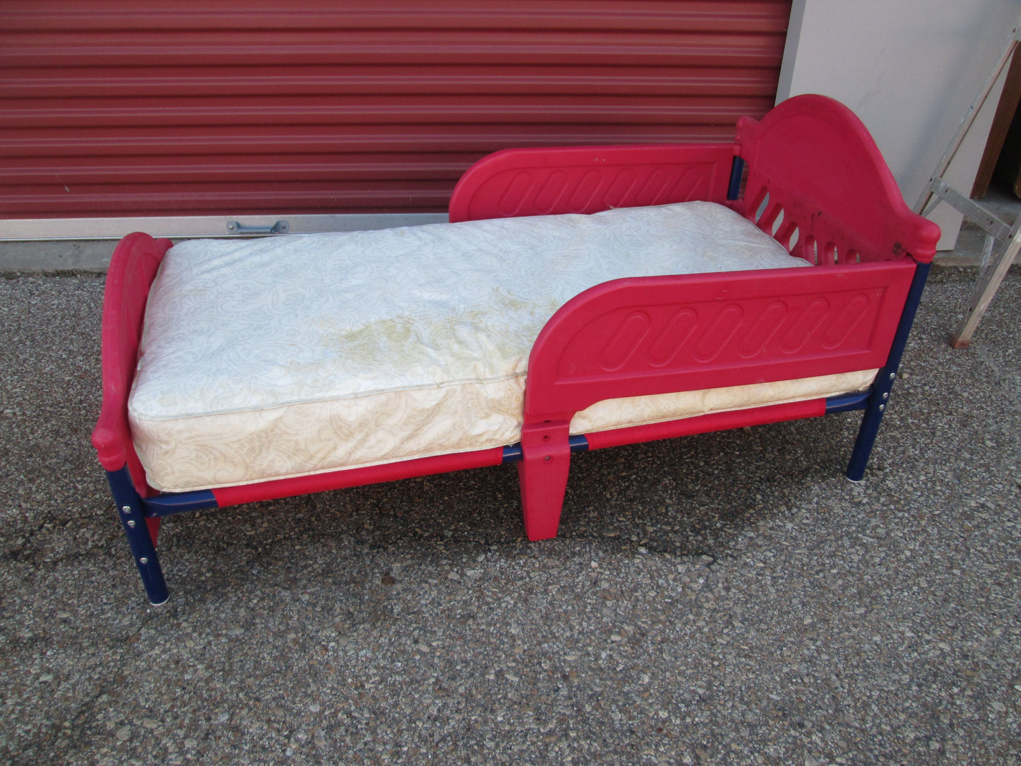 09011 - Youth Day Bed (Plastic/Metal)