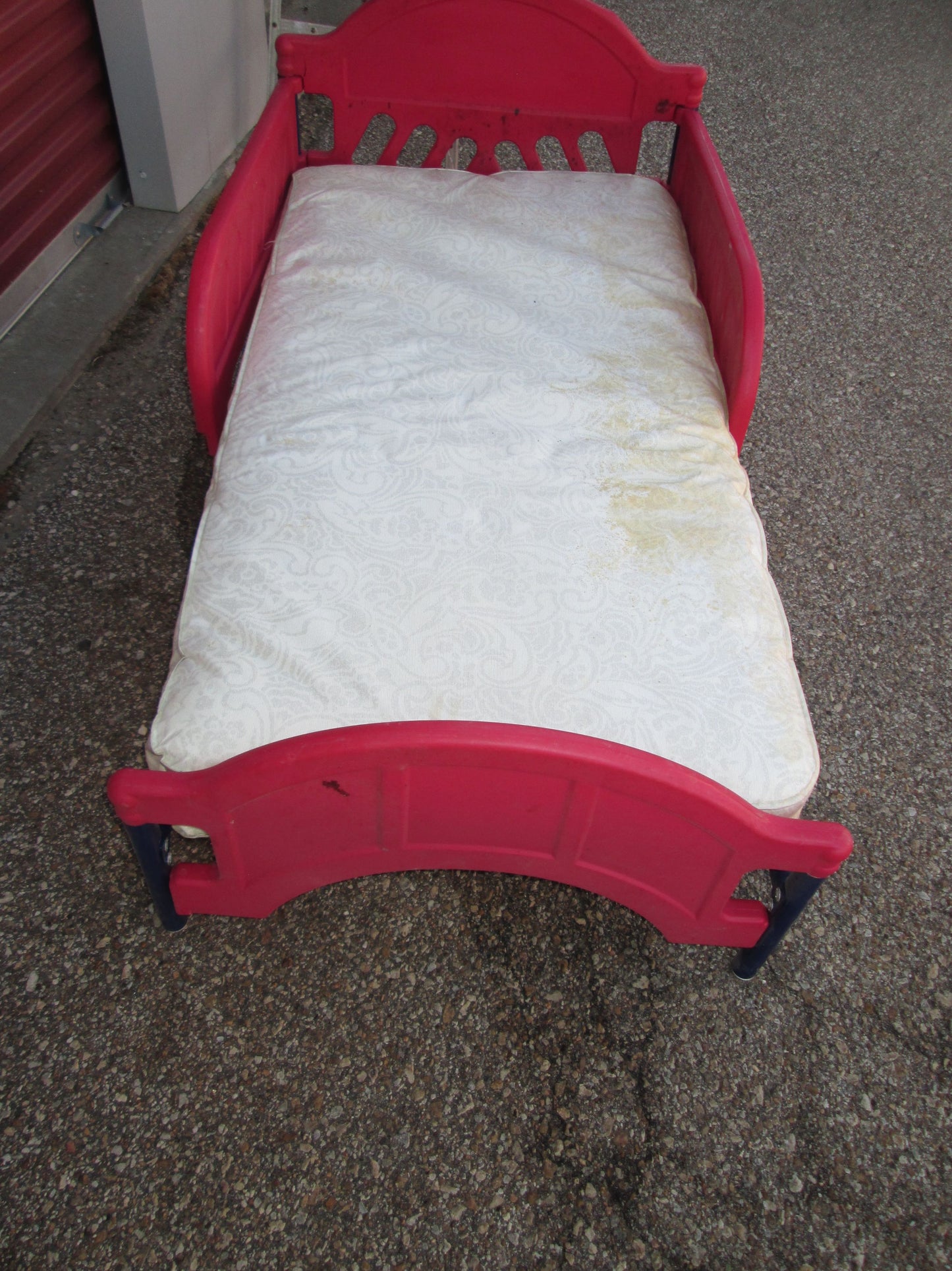 09011 - Youth Day Bed (Plastic/Metal)