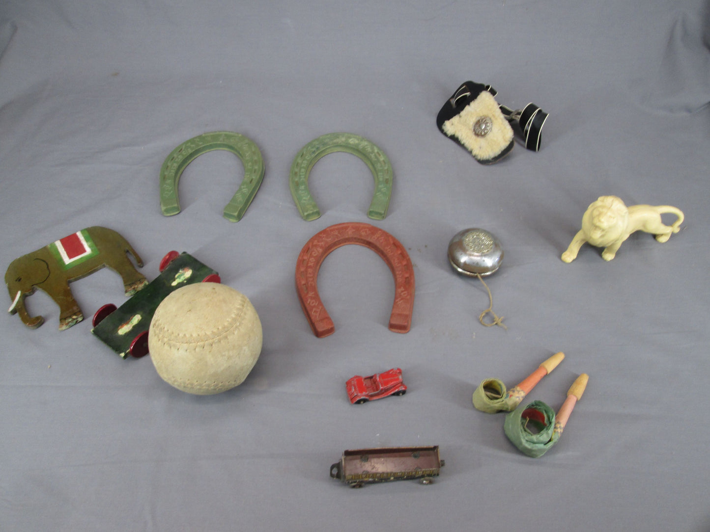 0119 - Old Antique Toys