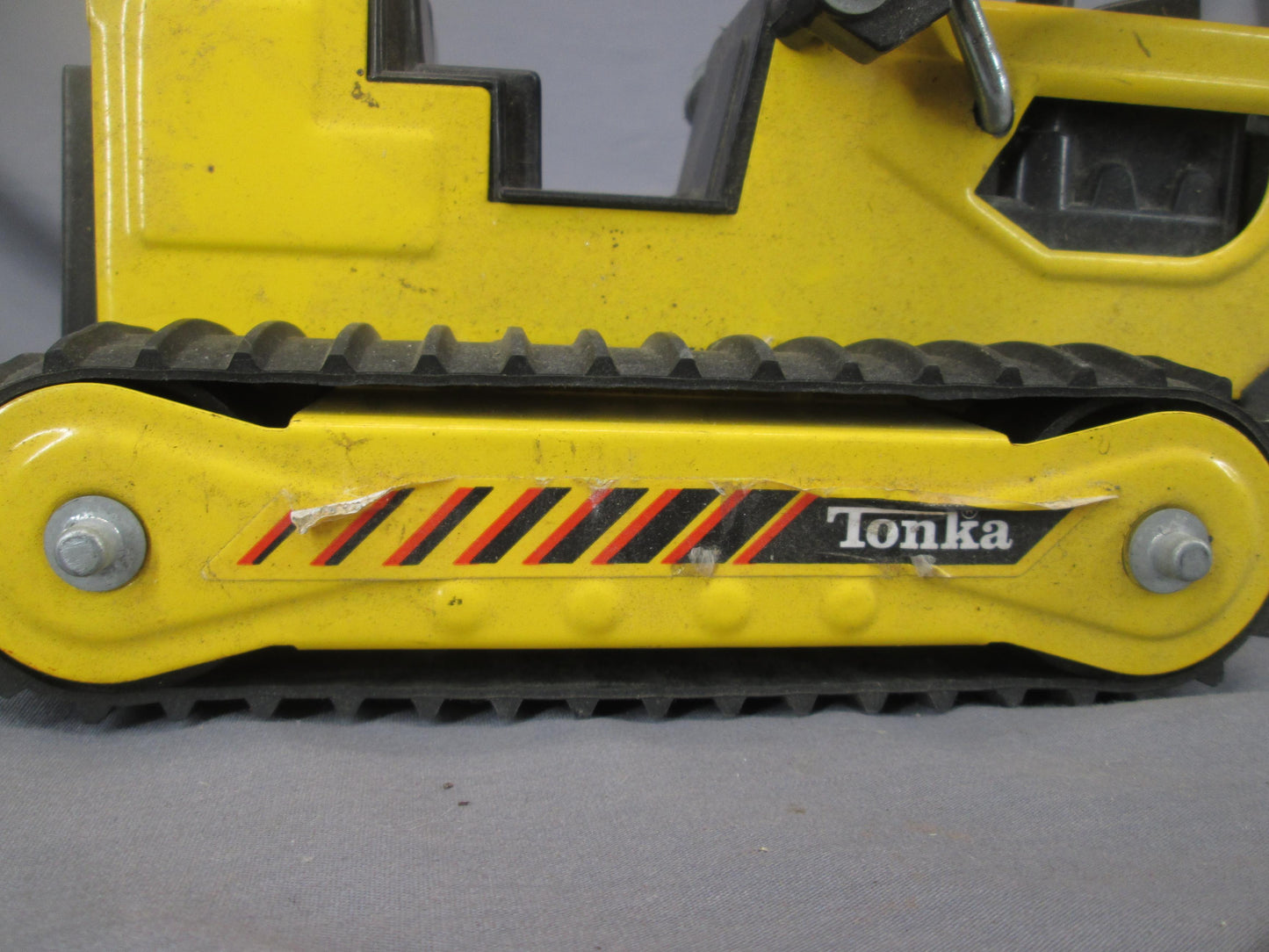 0122 - Old Tonka Tracked Front Loader