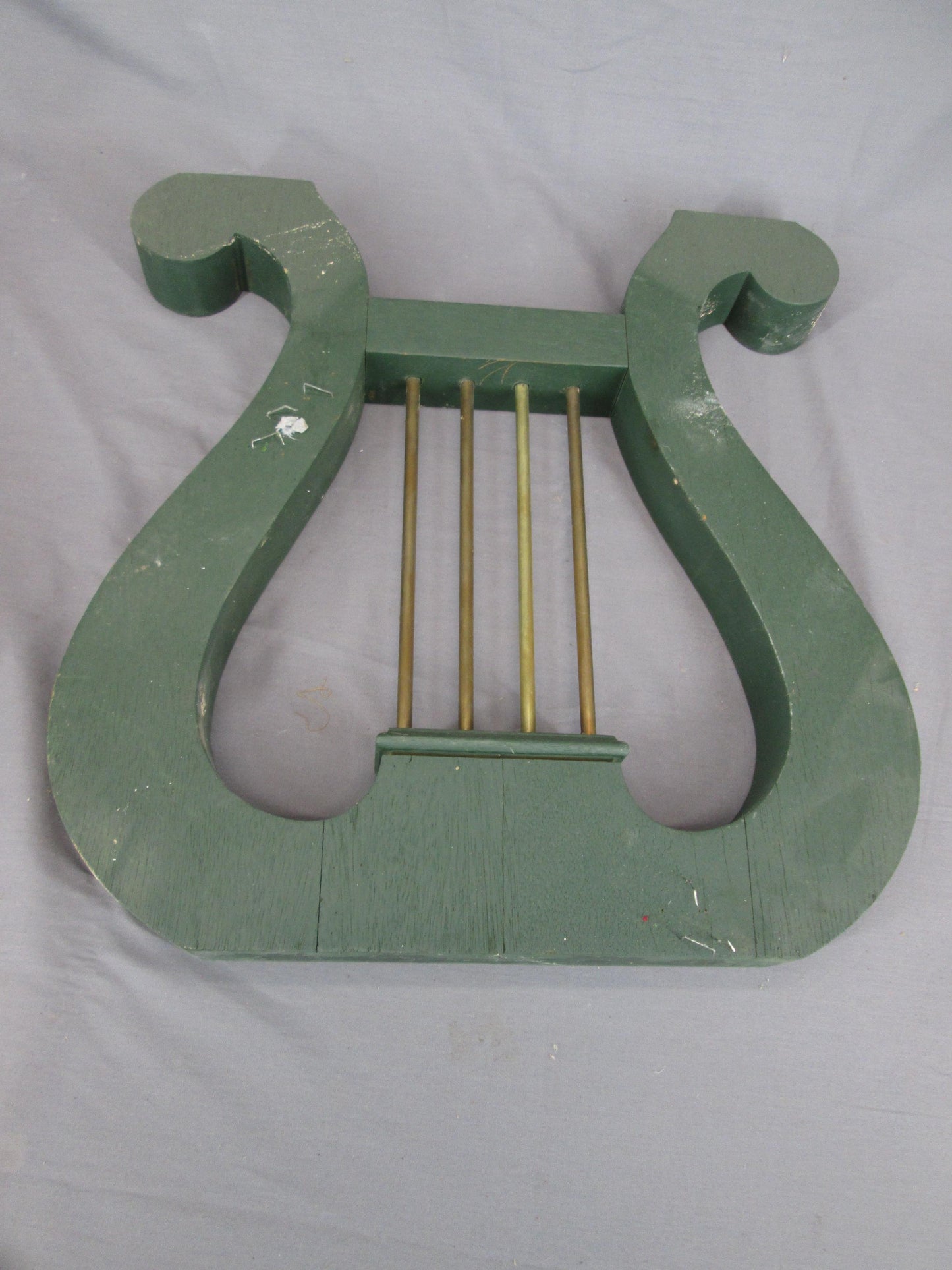 0124 - Wood Cutouts in the Shape of a Lyre