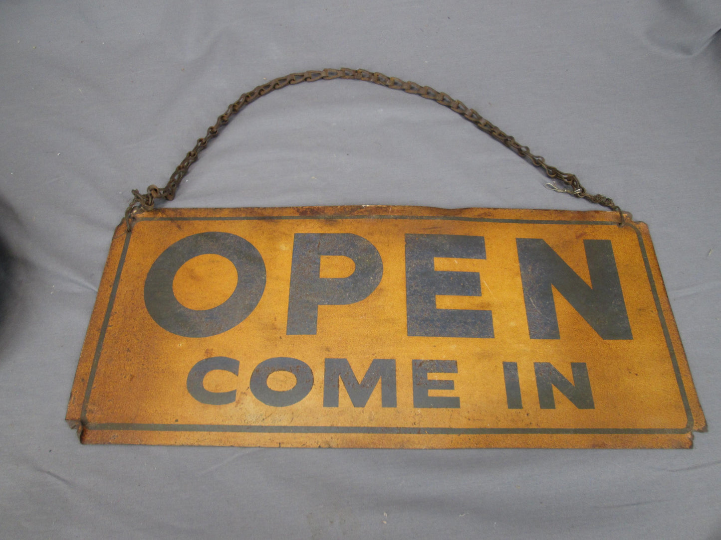 0133 - Old Metal Open/Close Sign Old Pie Tin