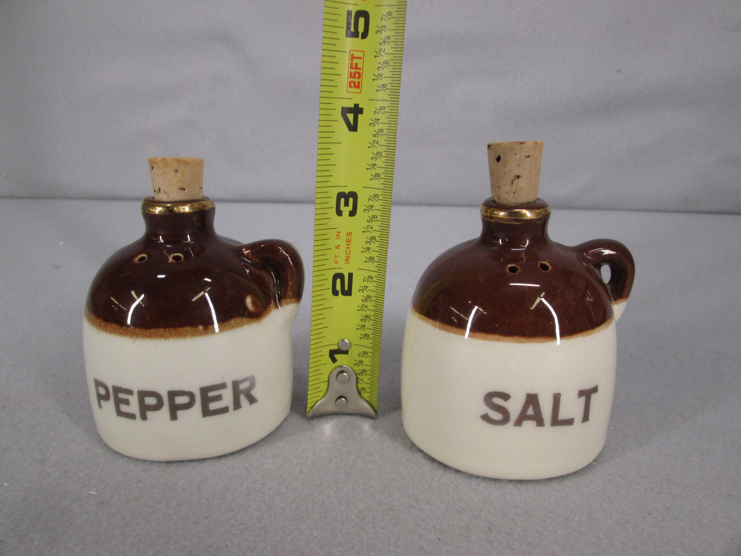 08261 - Old Abilene Town, Kansas Salt & Pepper Shakers