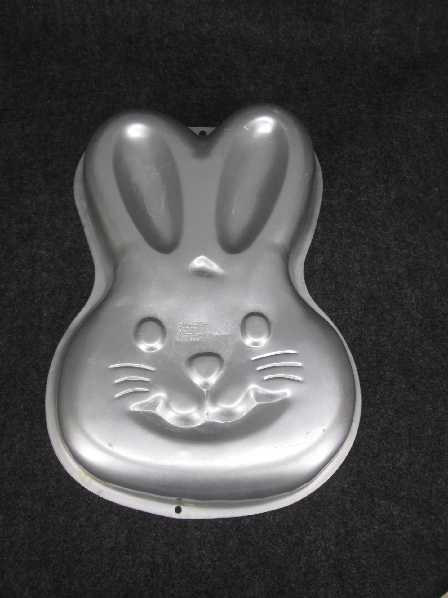 08258- Wilton Easter Bunny Cake Pan