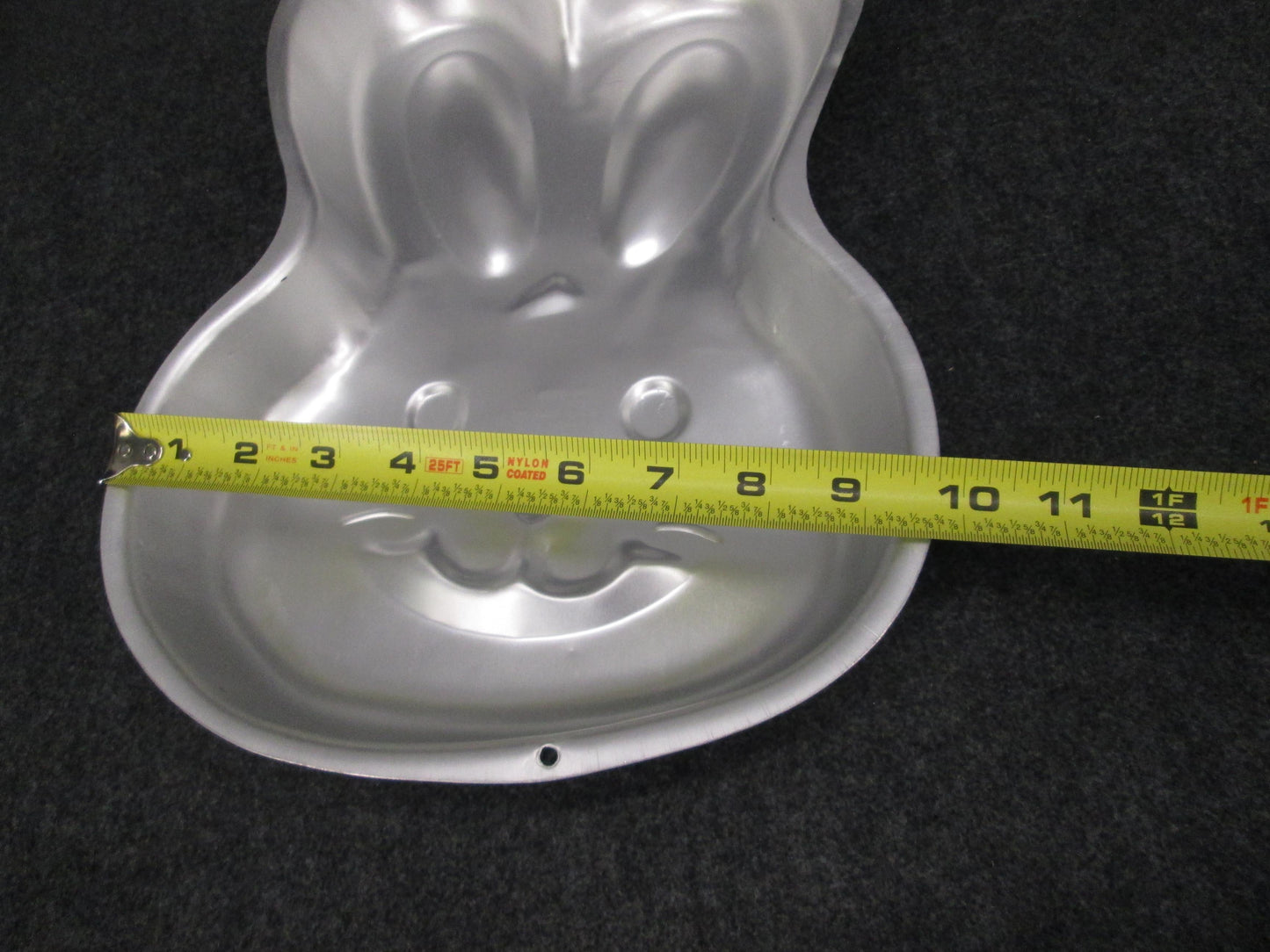 08258- Wilton Easter Bunny Cake Pan