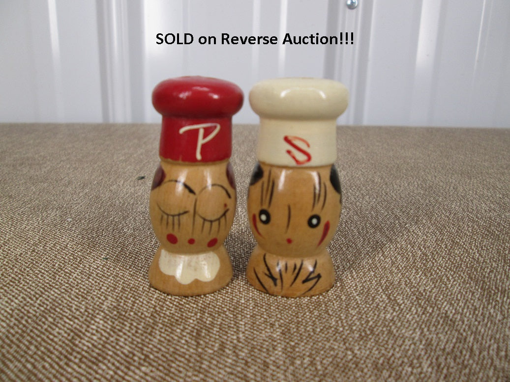 08257 - Vintage Wooden Salt & Pepper Shakers